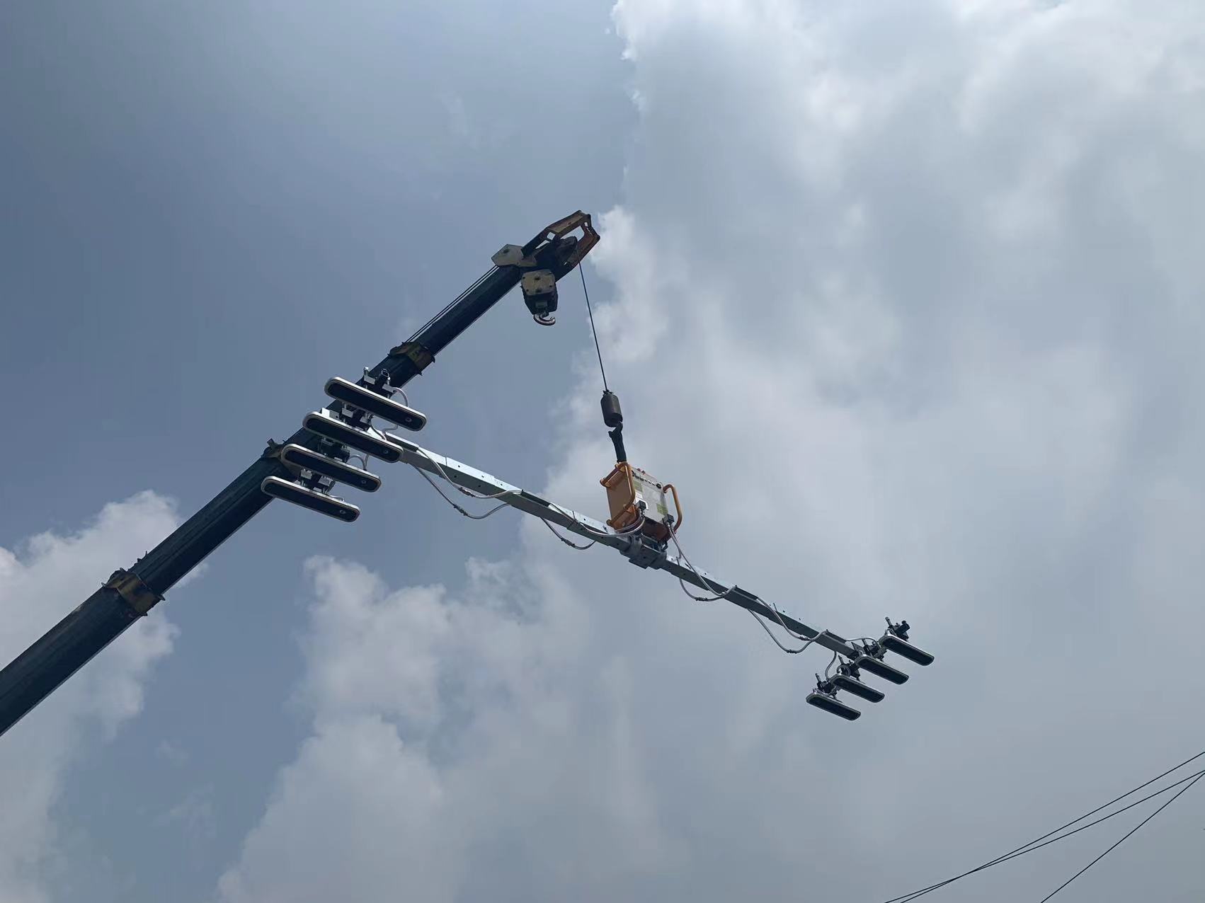 roof panels lifter.jpg